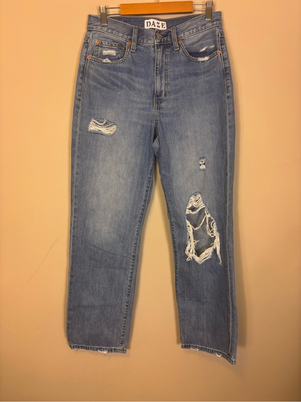 DAZE High Rise Women's Light Blue Distressed Straight-Leg Jeans Size 28